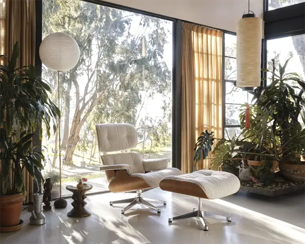Lounge Chair by Charles & Ray Eames - 1