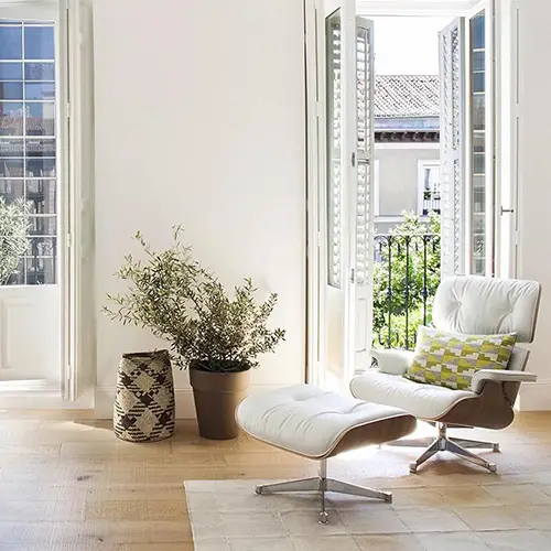Lounge Chair by Charles & Ray Eames - 7