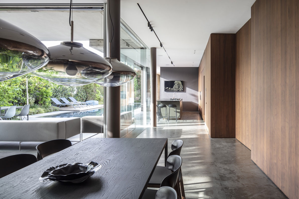 IV House
