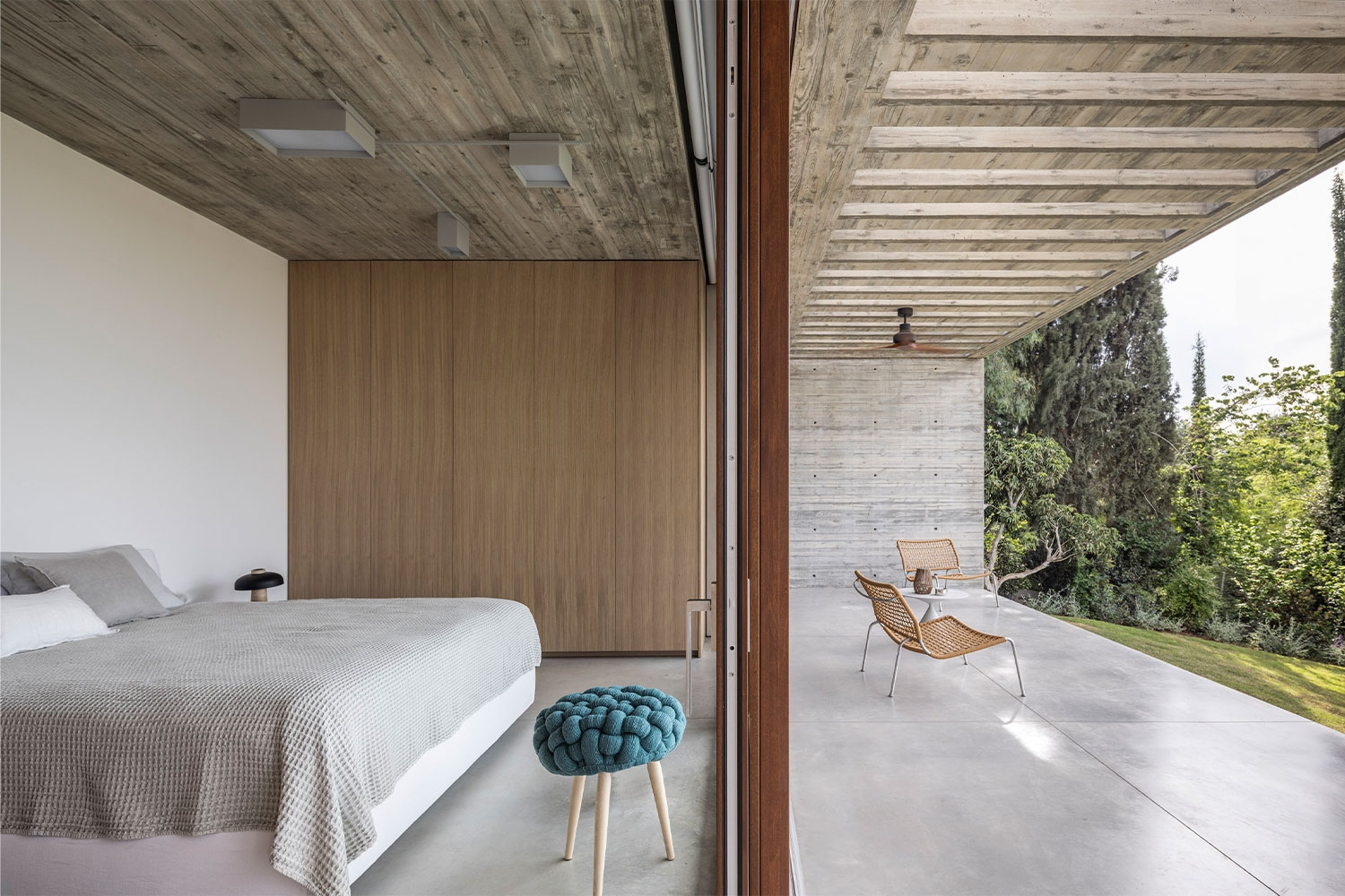 THE COUNTRYSIDE HOUSE