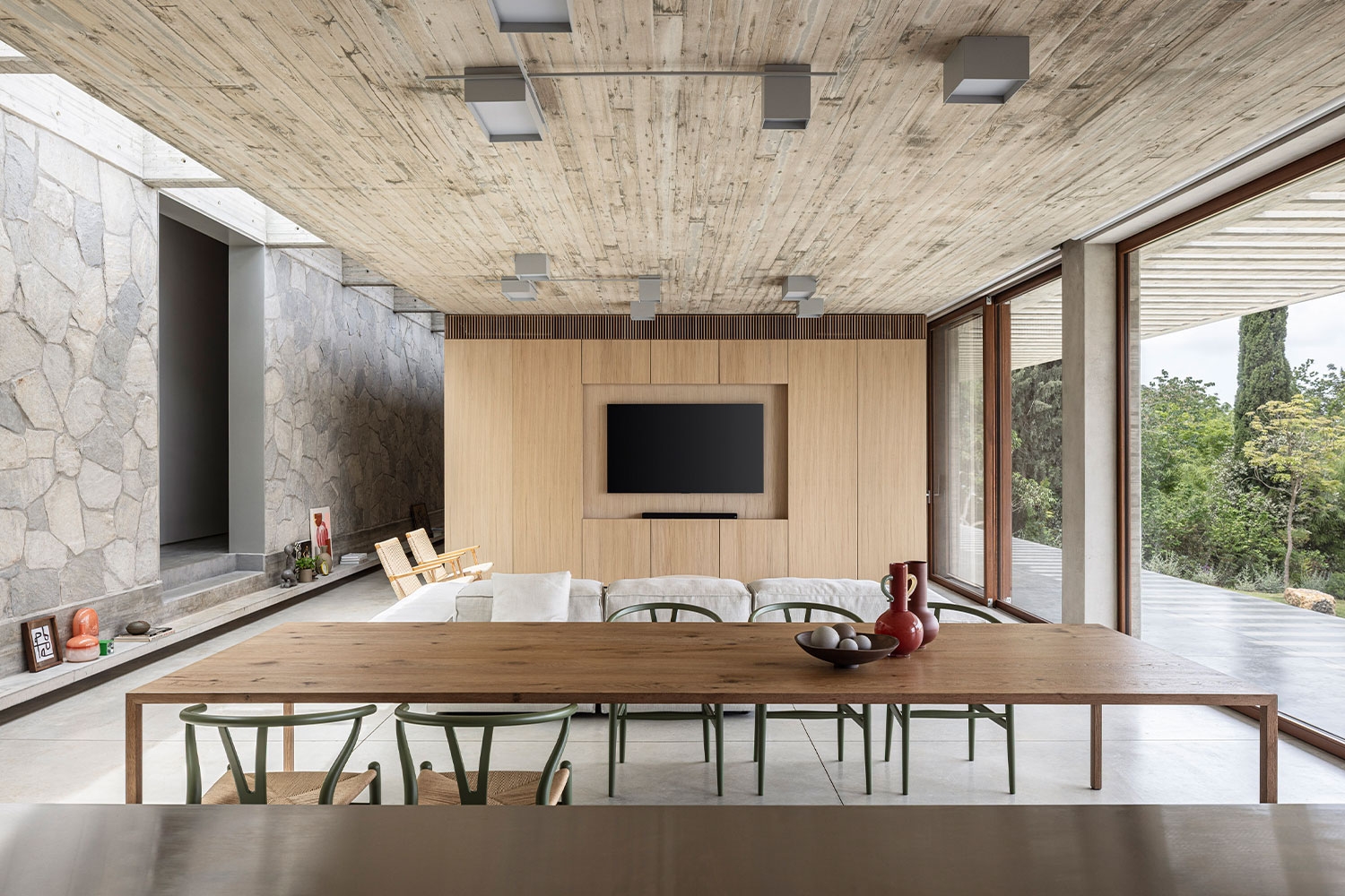 THE COUNTRYSIDE HOUSE
