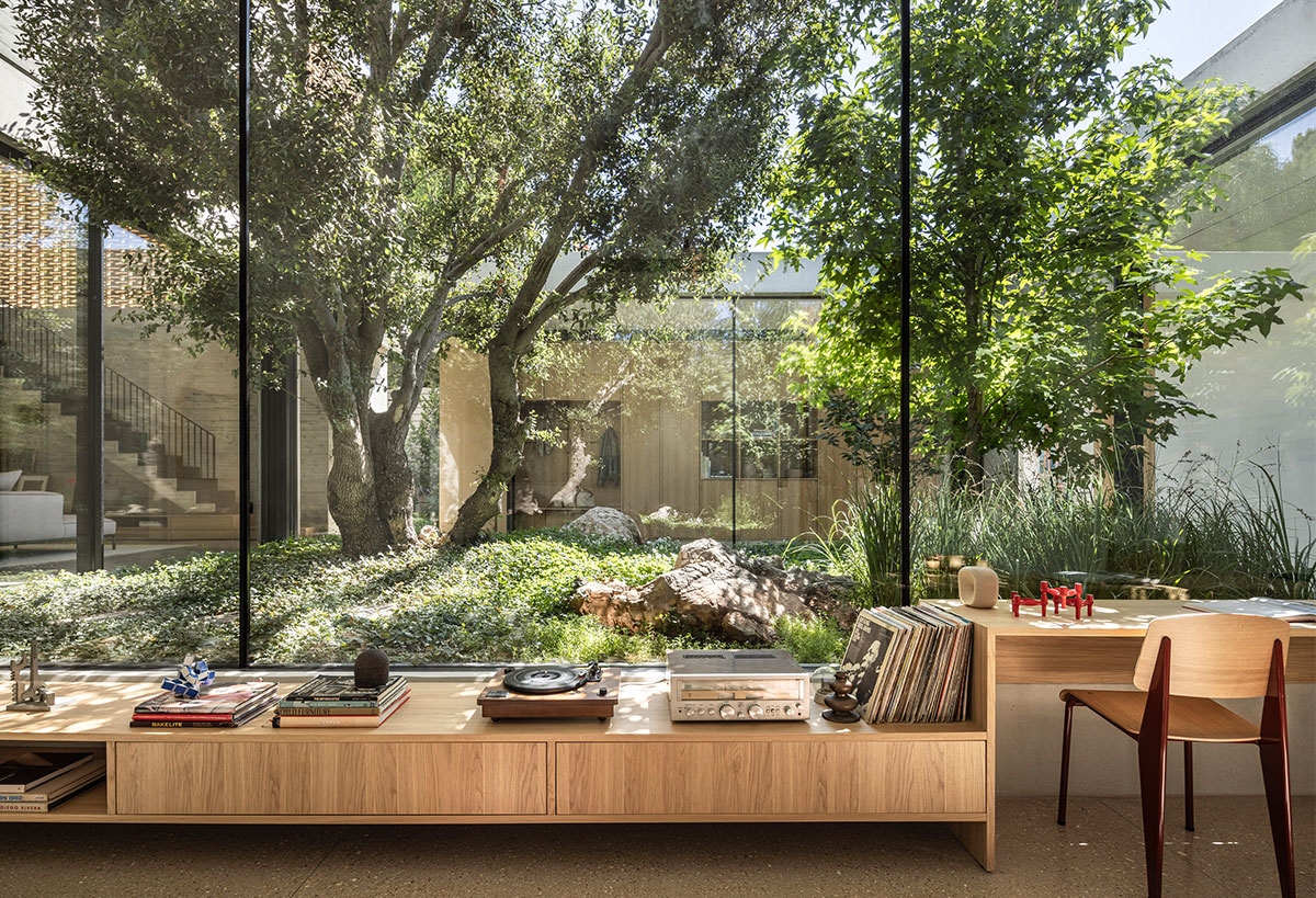 Terracotta patio house