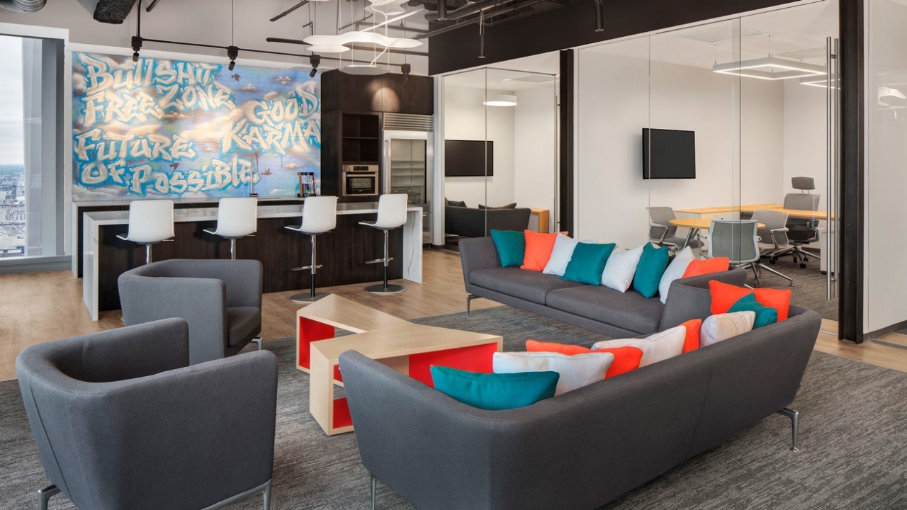 Suita pointed cushions