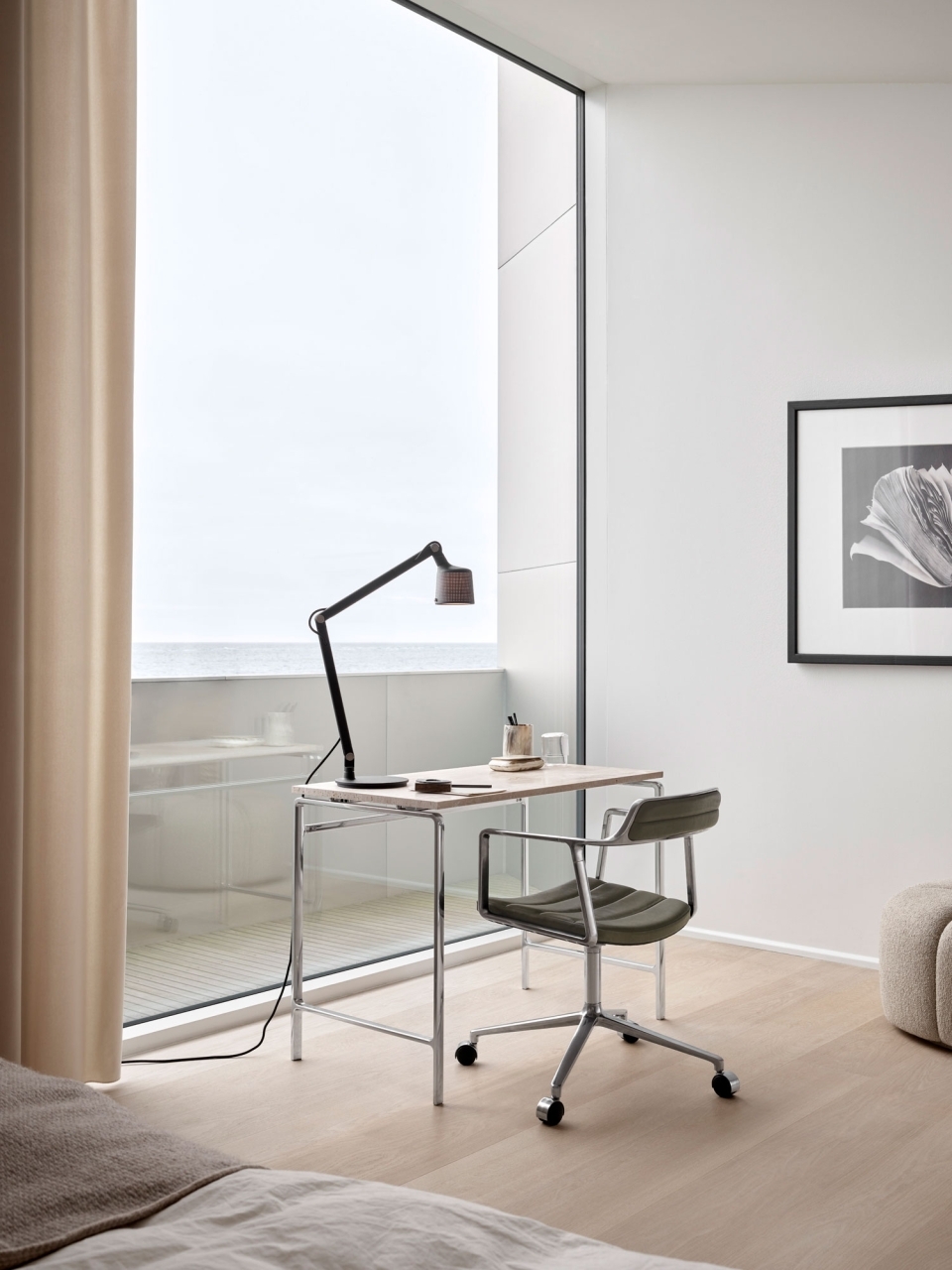   Vipp452 Swivel Chair