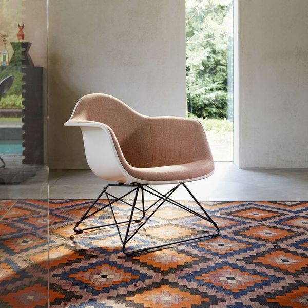 Eames Plastic Armchair LAR